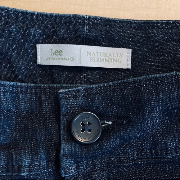 ❤️‍🔥 (5/20) Lee Naturally Slimming Jeans Size 6 - Picture 6 of 7
